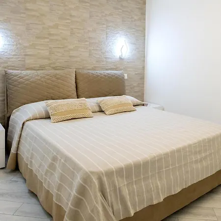 Taty's House Apartment Giardini Naxos